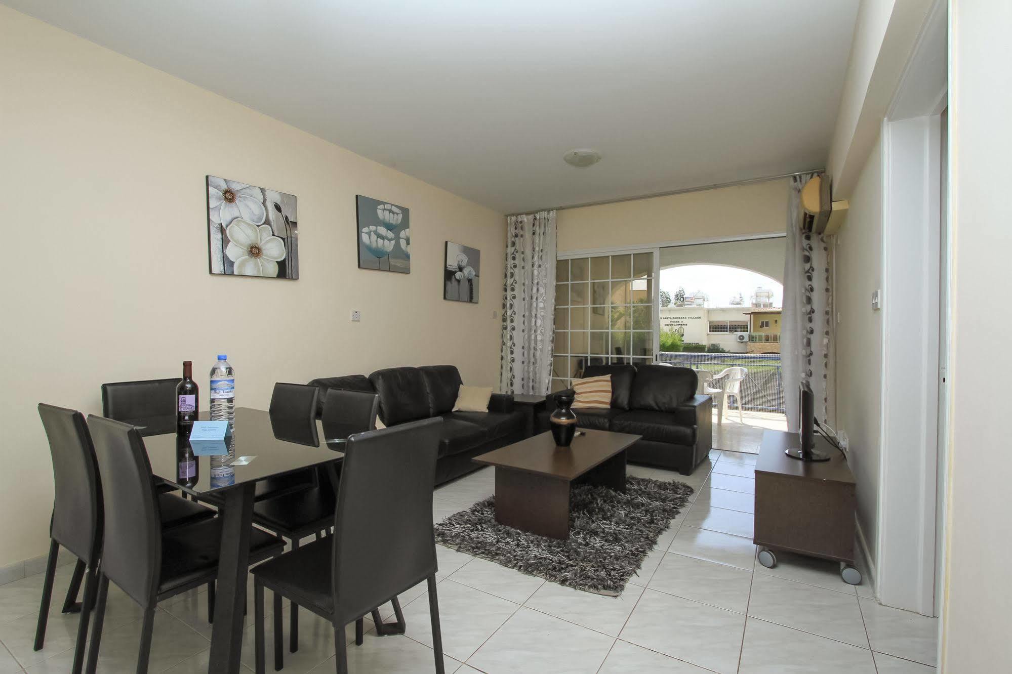 Santa Barbara Complex Apartment Лимасол Екстериор снимка
