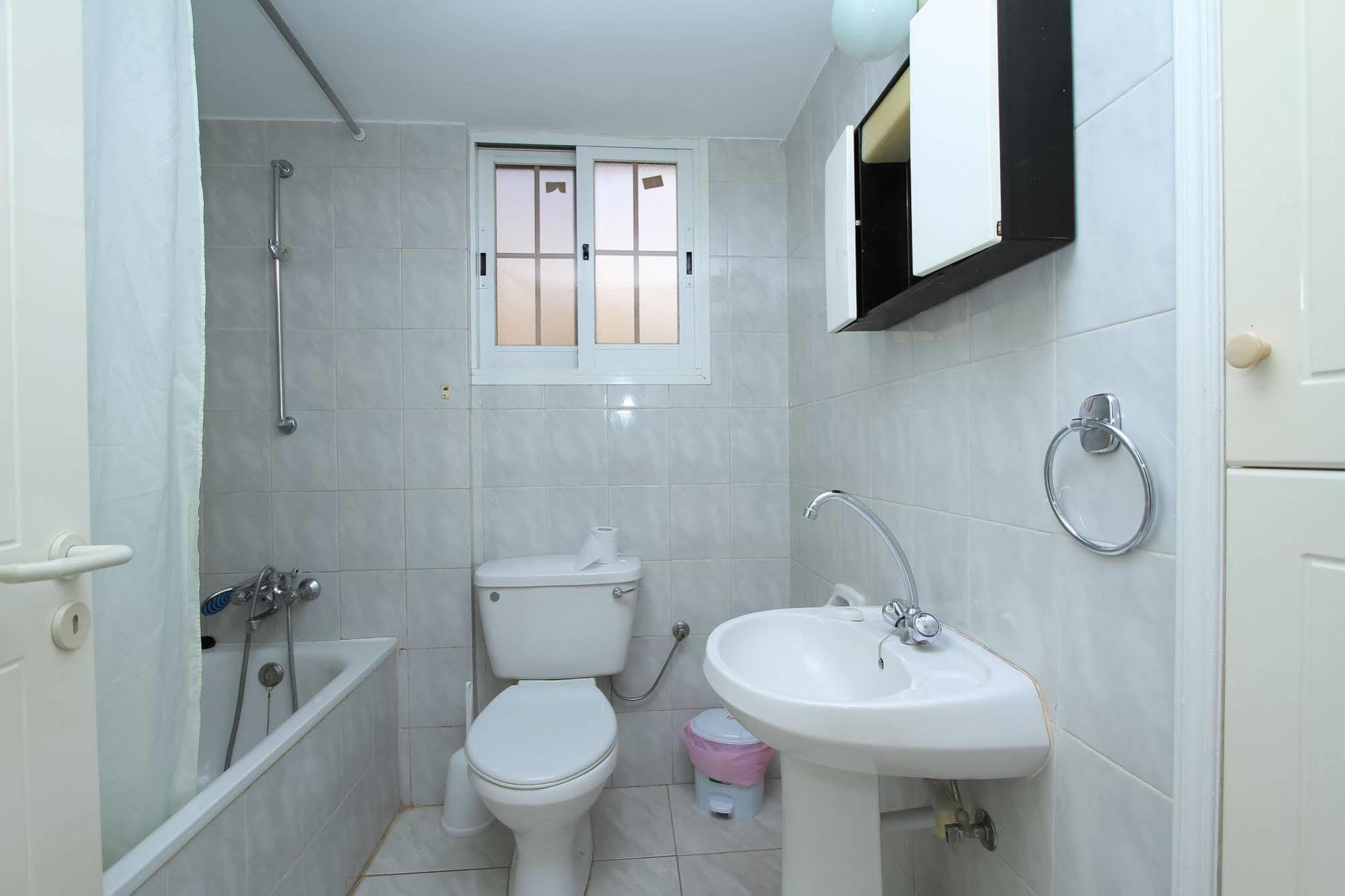 Santa Barbara Complex Apartment Лимасол Екстериор снимка